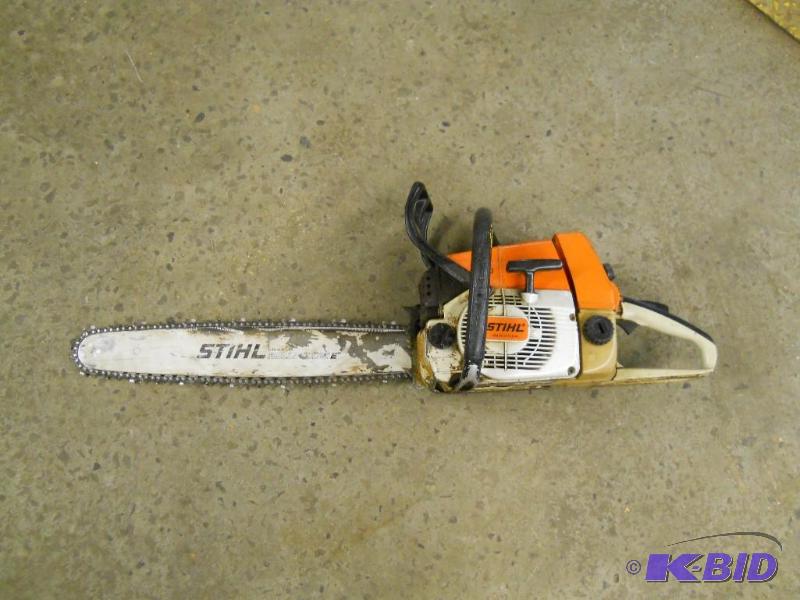 lot 18 image: Stihl 034 Chainsaw