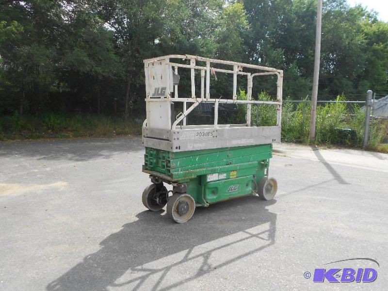 lot 2 image: JLG 2030 ES Scissor Lift  Scissorlift.