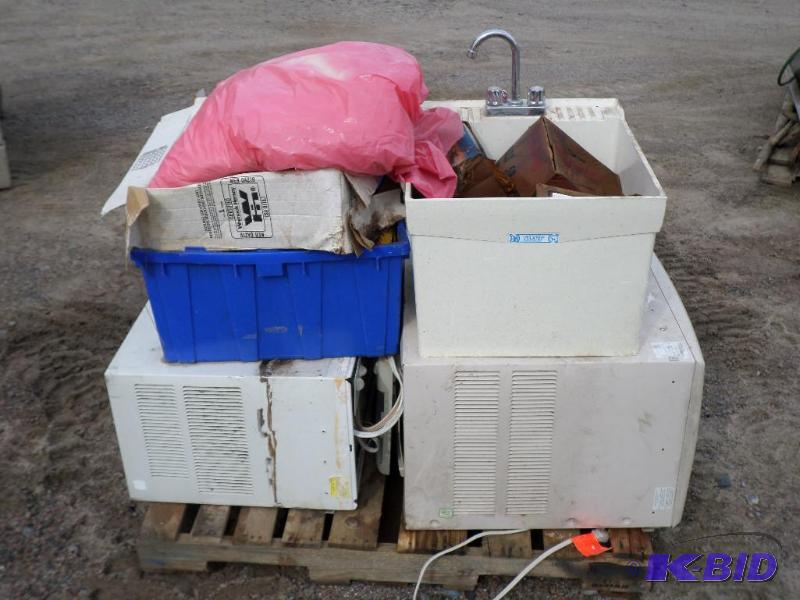lot 25 image: Pallet Lot Utility Sink, (2) AC Units, Misc ...
