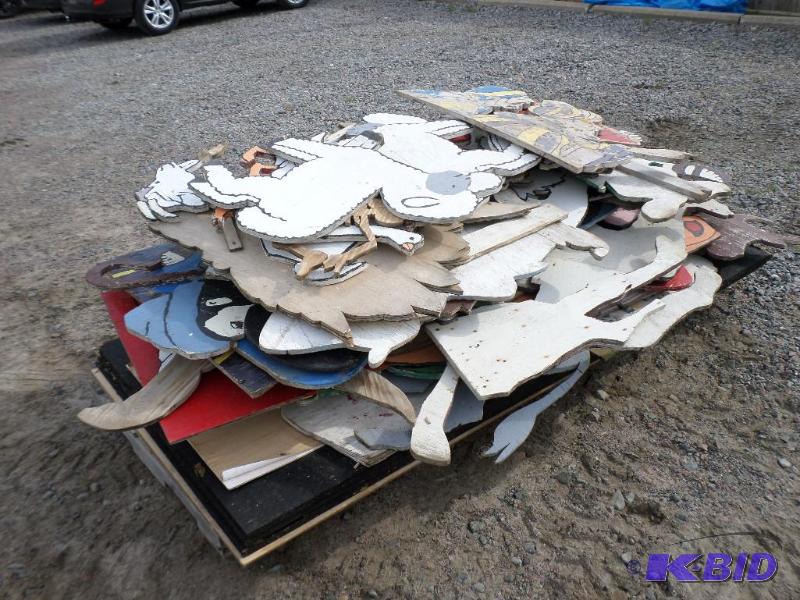 lot 31 image: Huge Lot Of Misc Plywood Cut-Outs Natavity S...