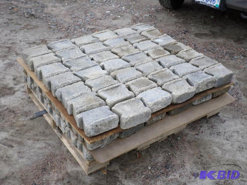 lot 4 image: (120) Landscaping Blocks 8&quotW x 5.75&qu...
