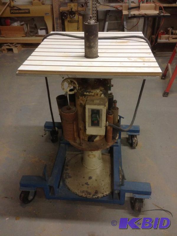 lot 13 image: State Spindle Sander