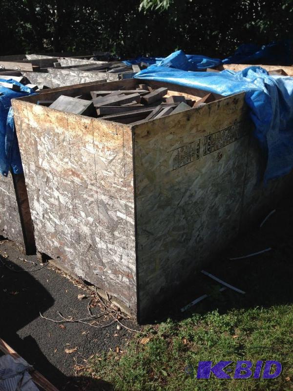 lot 32 image: Pallet of walnut cut offs
