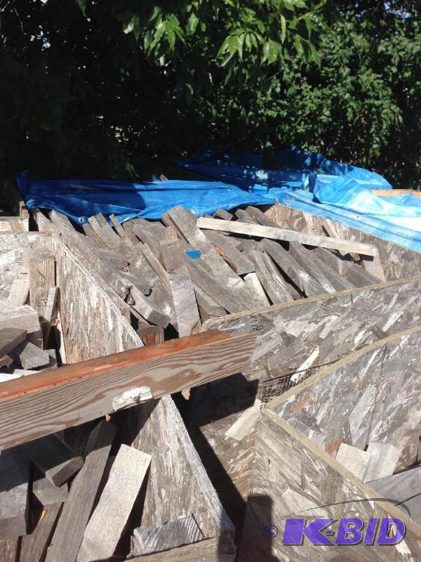 lot 36 image: Pallet of walnut cut offs