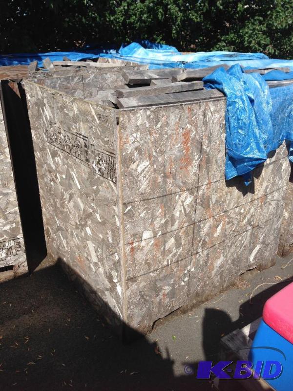 lot 37 image: Pallet of walnut cut offs