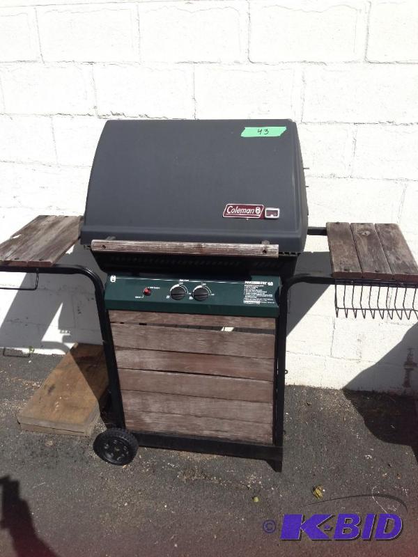 lot 43 image: Coleman Gas Grill