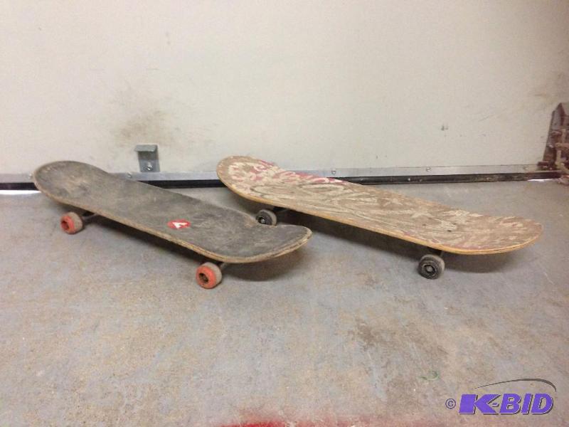 lot 52 image: 2 Skateboards