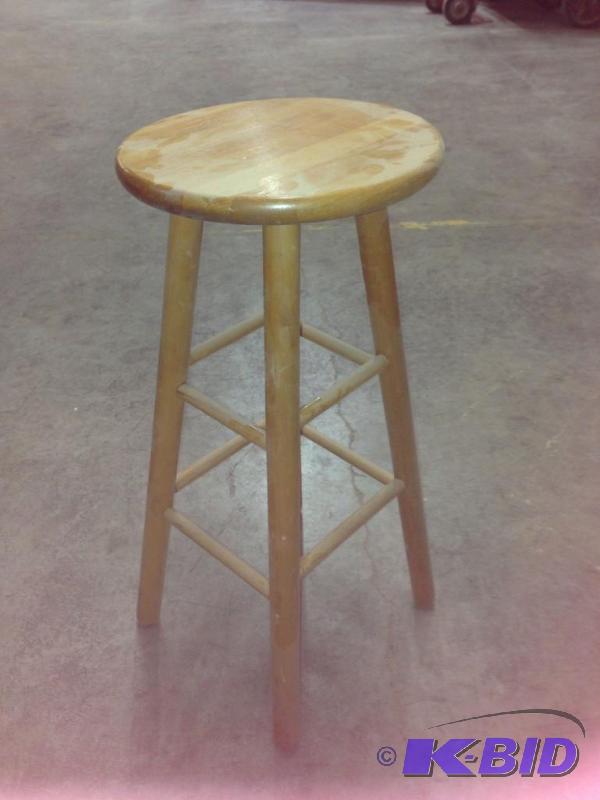lot 61 image: 29 Bar Stool