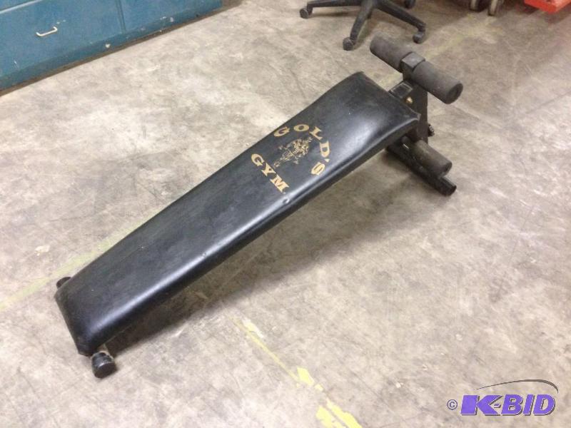lot 72 image: Golds Gym Sit-up Incline Bench