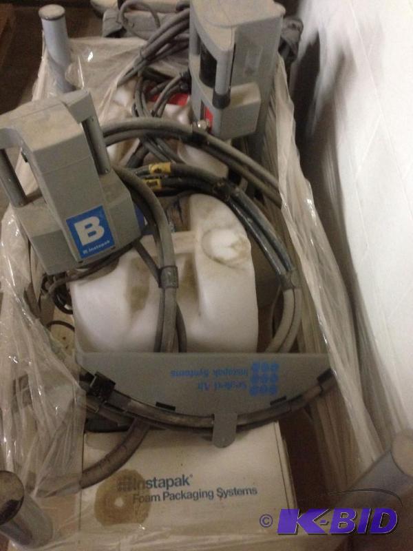 lot 9 image: InstaPak Packing Machine
