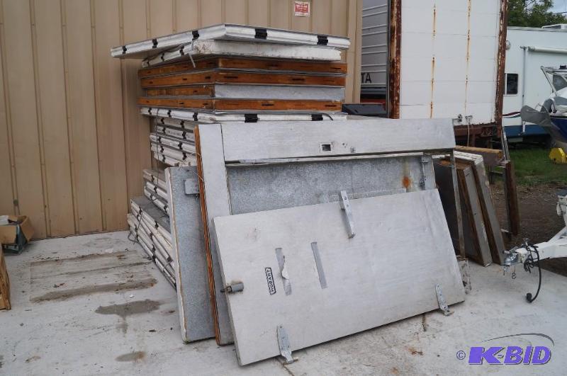 Walk-in coolerfreezer