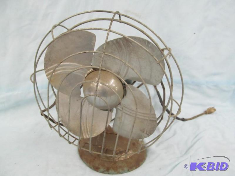 lot 10 image: Vintage