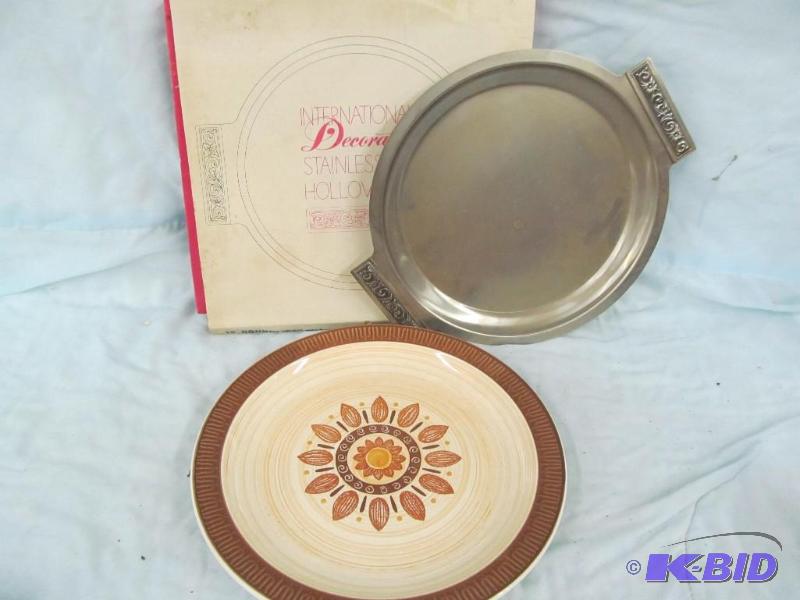 lot 102 image: Tray