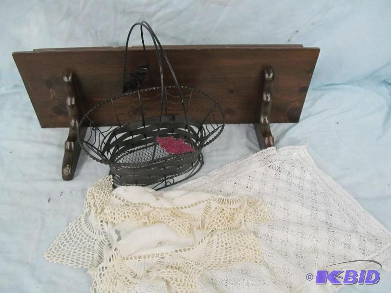 lot 125 image: Shelf