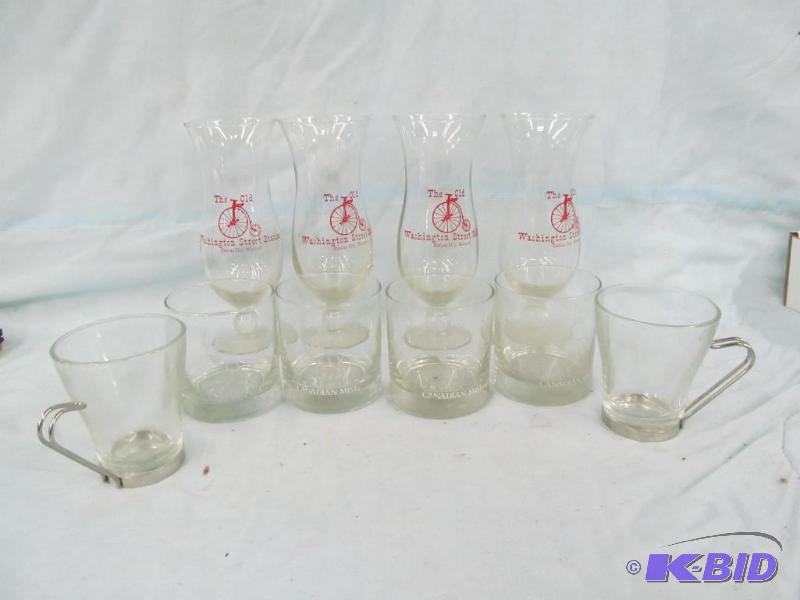 lot 17 image: Glasses