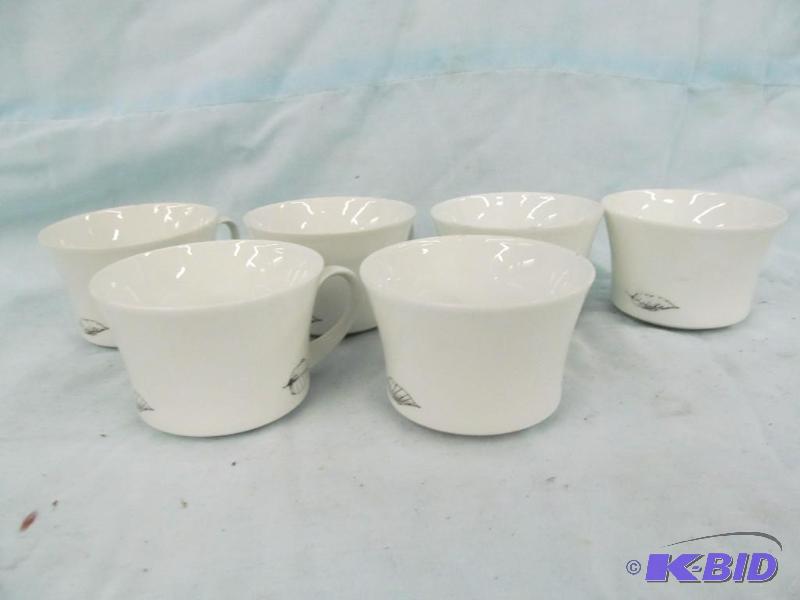 lot 19 image: Cup