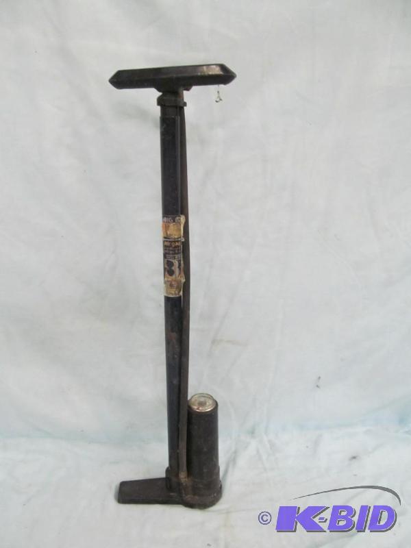 lot 205 image: Tool