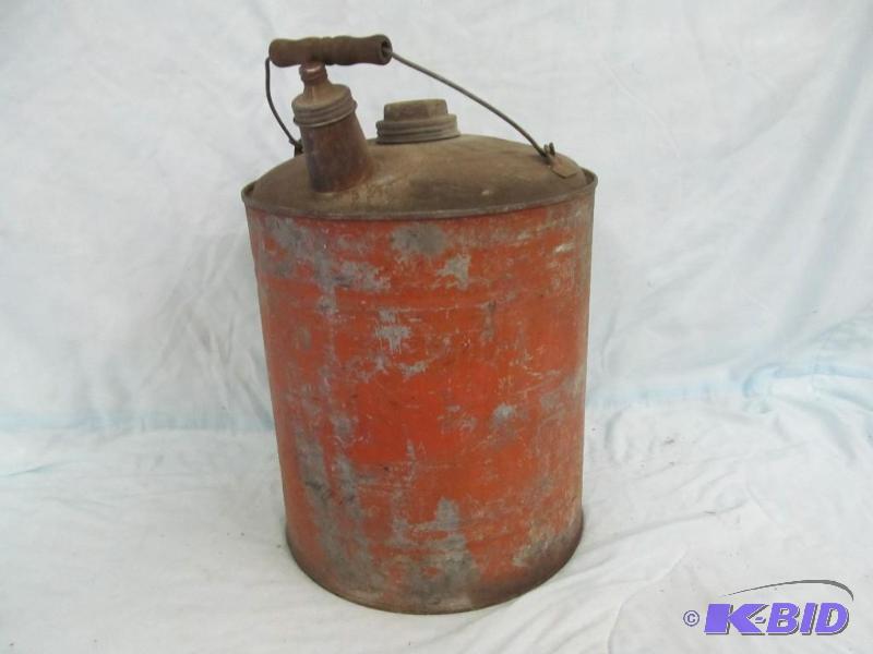 lot 212 image: Can