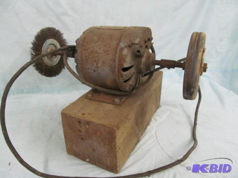 lot 215 image: Tool
