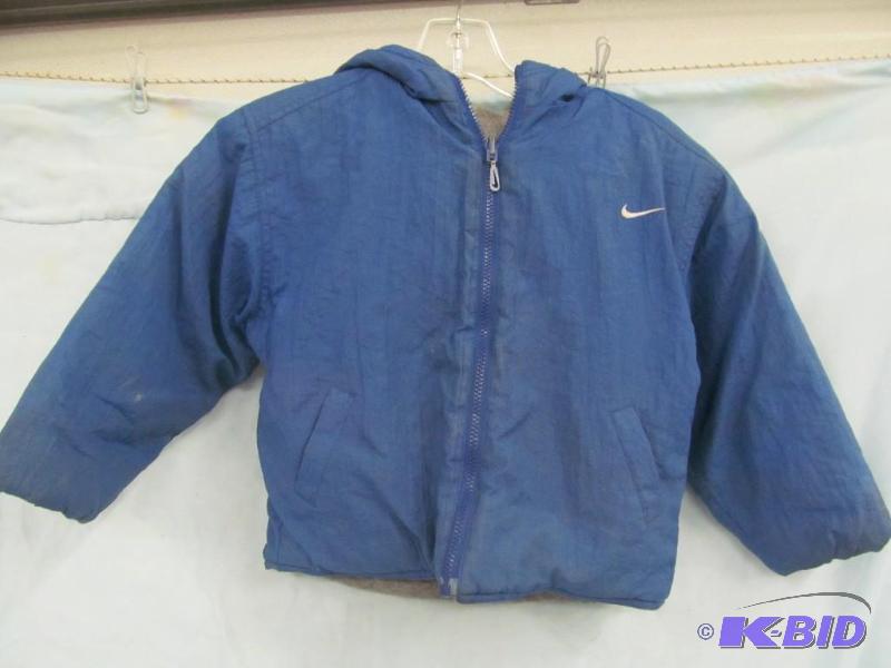 lot 220 image: Jacket
