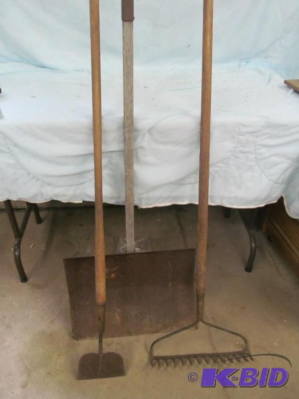 lot 228 image: Tool