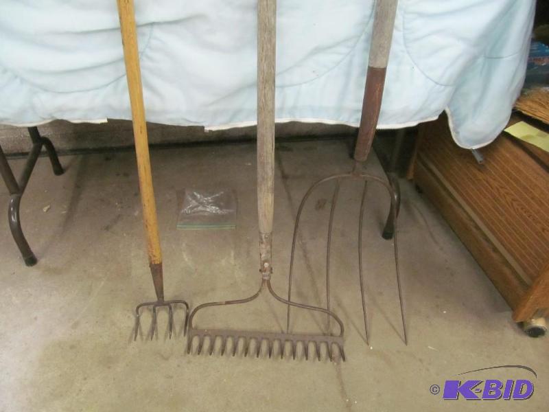 lot 233 image: Tool