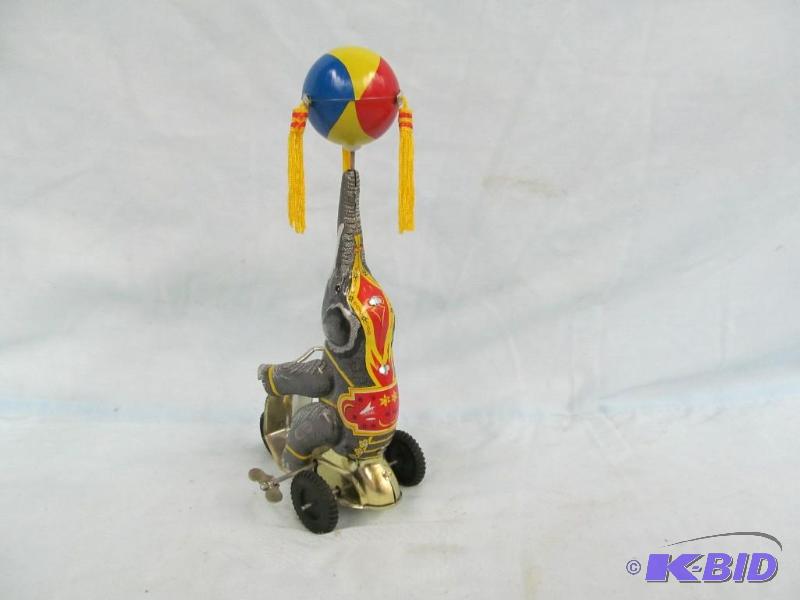 lot 247 image: Toy