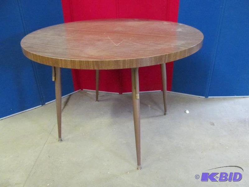 lot 260 image: Table