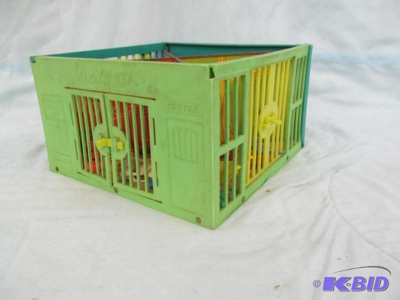 lot 34 image: Animals