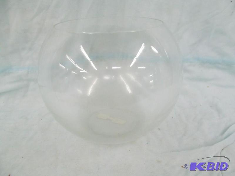 lot 43 image: Bowl