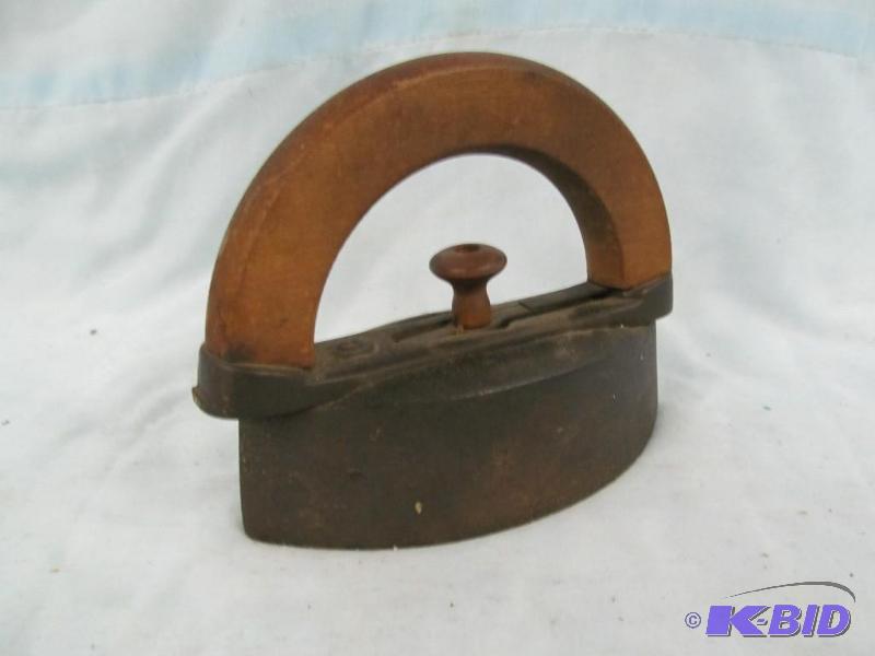 lot 50 image: Vintage