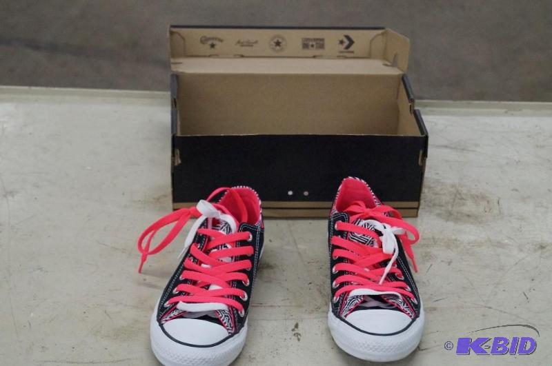 Womens tennis shoes
