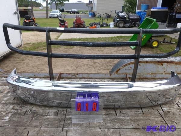 lot 10 image: 1990s for bumper and push bar. Used conditio...