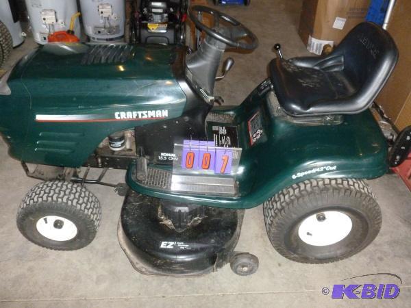 lot 7 image: Craftsman 15.5 kohler powered lawn tractor. 4...
