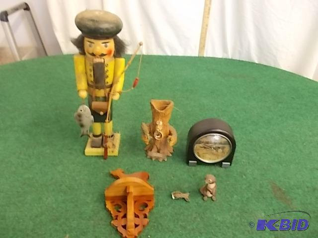 lot 18 image: Fisherman Nut Cracker, Deer Clock, Other Wild...