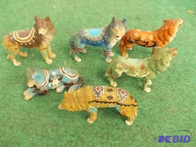 lot 23 image: Fancy Wolf Figurines...