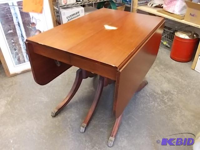 lot 3 image: Duncan Phyfe&nbspDrop Leaf Table With 3-Addi...