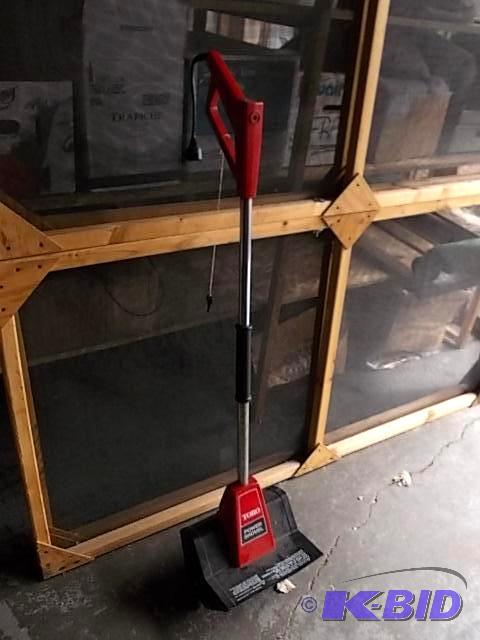 lot 62 image: Toro Power Shovel Snow Thrower...