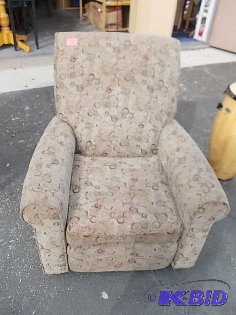 lot 95 image: Tan Recliner Chair...