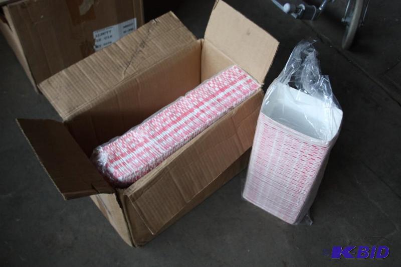 lot 106 image: Box of Shawnee food trays checkered red and ...