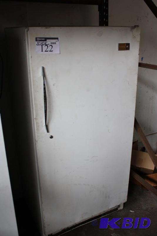 lot 122 image: Kelving No Frost refrigerator Model V709N-R...