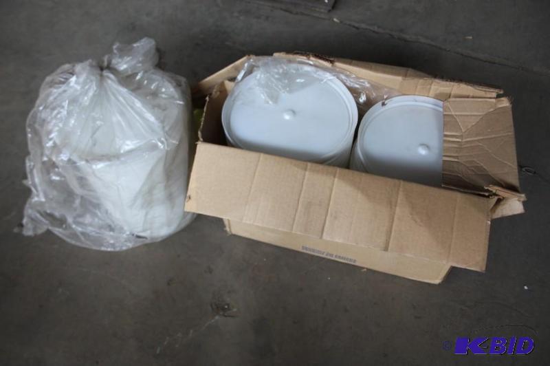 lot 177 image: Box of plastic bucket lids....
