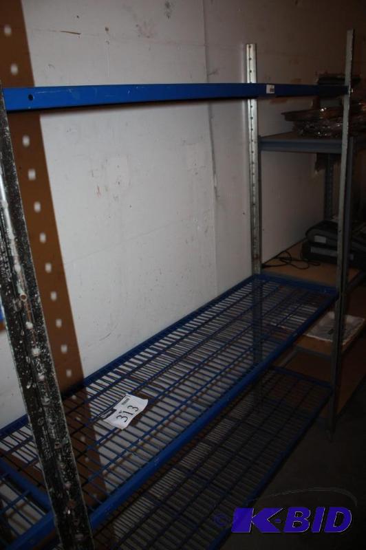 lot 313 image: Metal shelving unit 3 grate shelves adjusta...