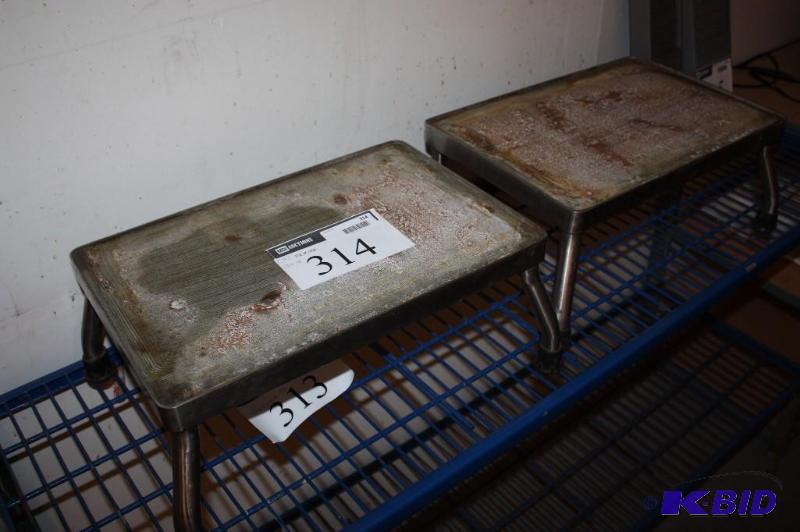 lot 314 image: Lot of (2) metal step stools. 12&quotx18&quo...