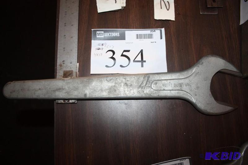 lot 354 image: Vanadium USAG Extra metal wrench. 4&quotx17&...