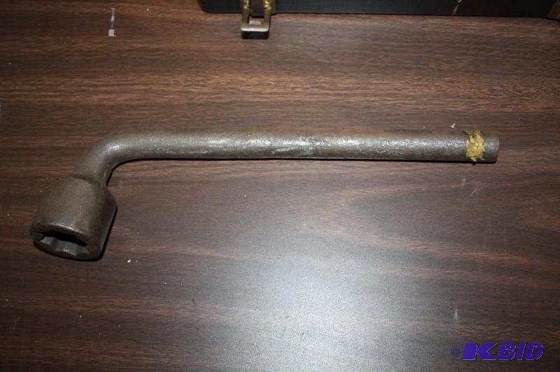 lot 356 image: Metal socket wrench 12"...