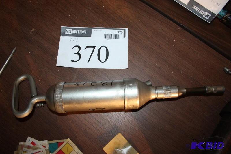 lot 370 image: Vintage Metal Grease Gun Pump with Crank...