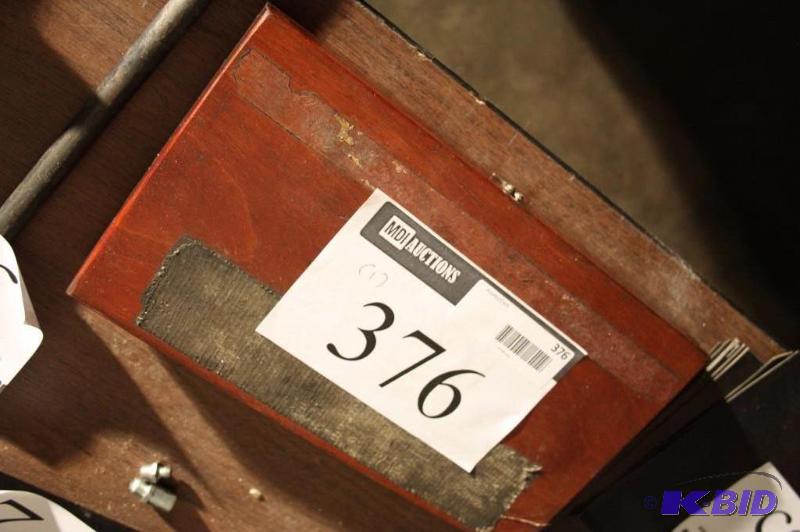 lot 376 image: Container of drill bits 732nd-716th woode...