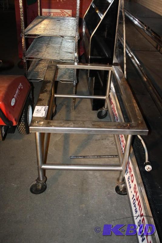 lot 40 image: Metal cart missing top. 30" x 45" x...