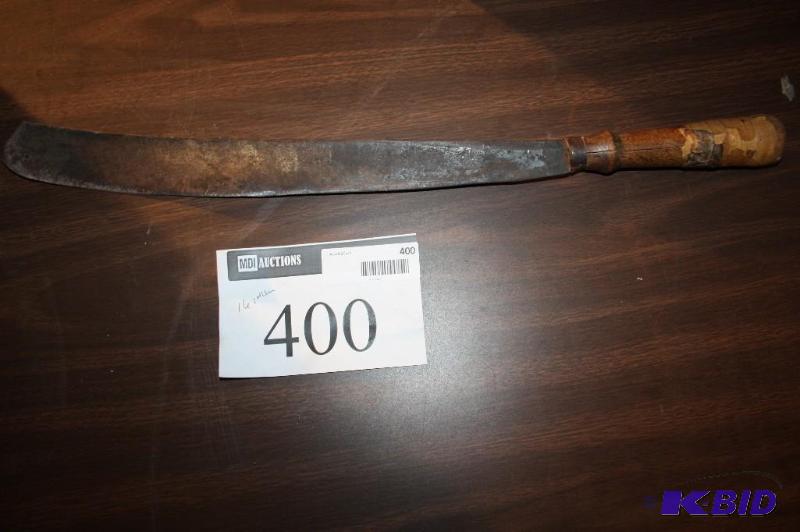 lot 400 image: Wooden-handled scraperknife 16"...